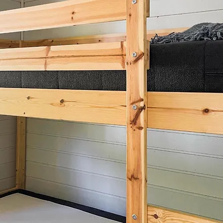 Tatil Evi 2 Bedroom Awesome In Lavik (Sogn og Fjordane)