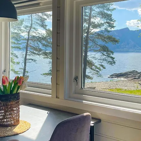 2 Bedroom Awesome In * Lavik (Sogn og Fjordane)