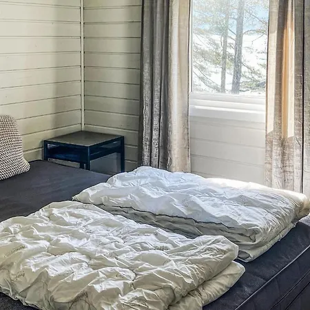 2 Bedroom Awesome In Lavik (Sogn og Fjordane)