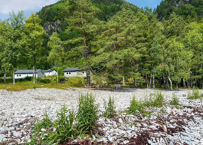 2 Bedroom Awesome In