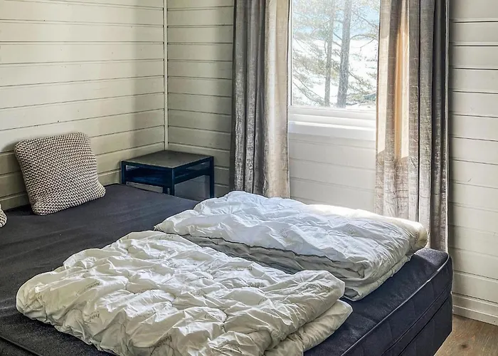 2 Bedroom Awesome In Lavik (Sogn og Fjordane)