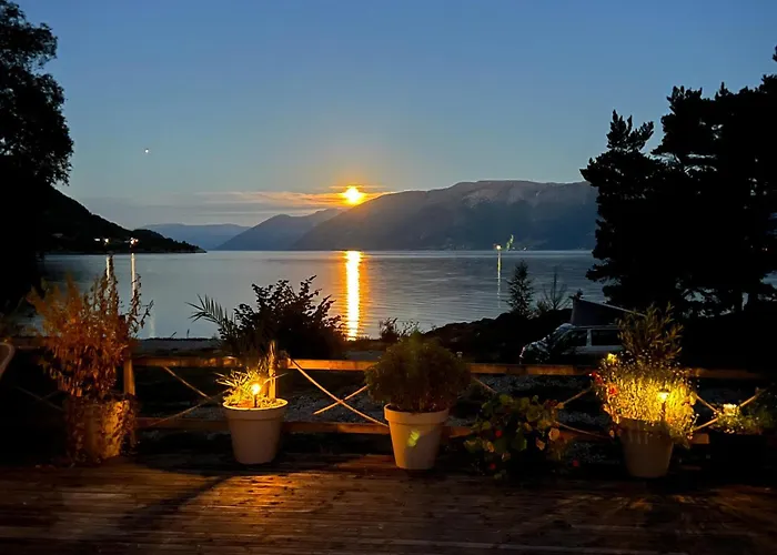2 Bedroom Awesome In Lavik (Sogn og Fjordane)
